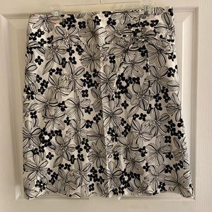 Black-and-white skirt size 11